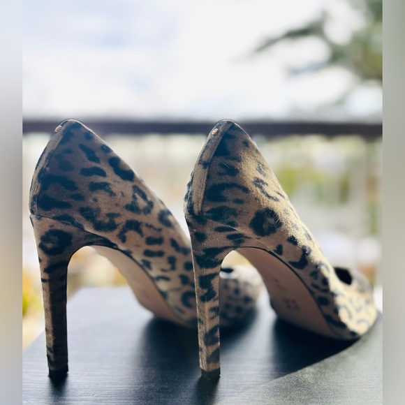 BCBGeneration Animal Print Stiletto Pump
Size 10B (medium width) - Picture 7 of 11